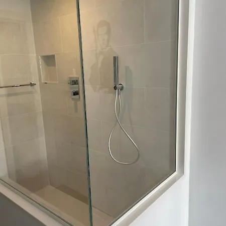 Golden Paradise 007 Port Nat