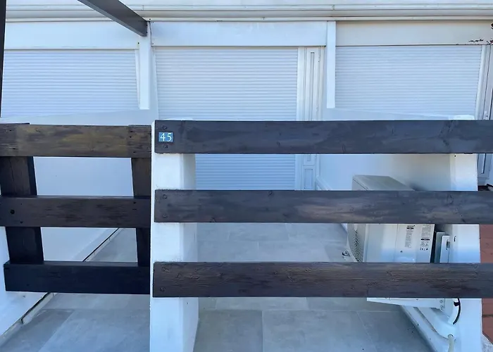 Golden Paradise 007 Port Nat アパート *