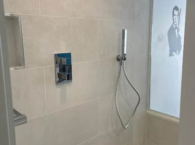 Golden Paradise 007 Port Nat アパート アグド