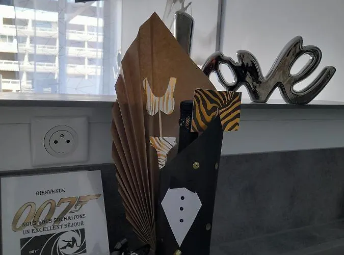 Golden Paradise 007 Port Nat アパート