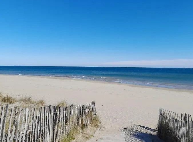 アパート Golden Paradise 007 Port Nat *